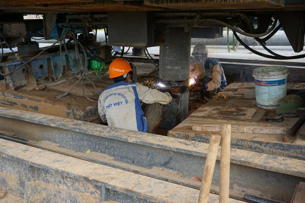 ép cọc bê tông