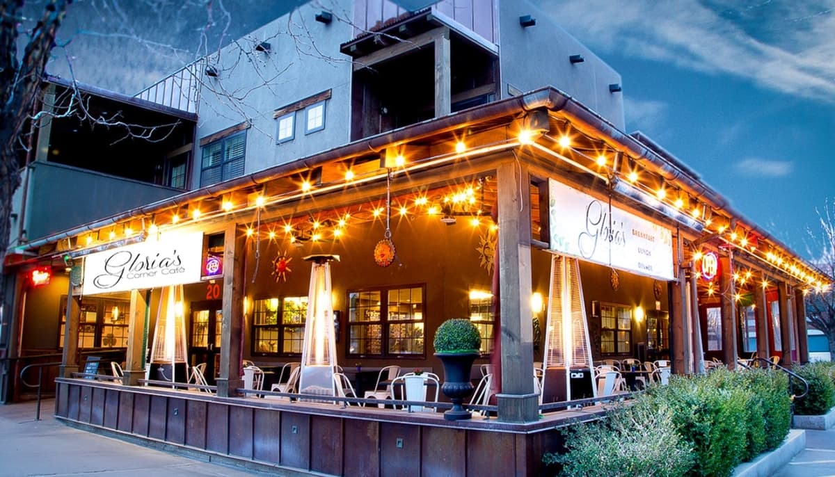 Xu hướng thiết kế quán cafe góc phố