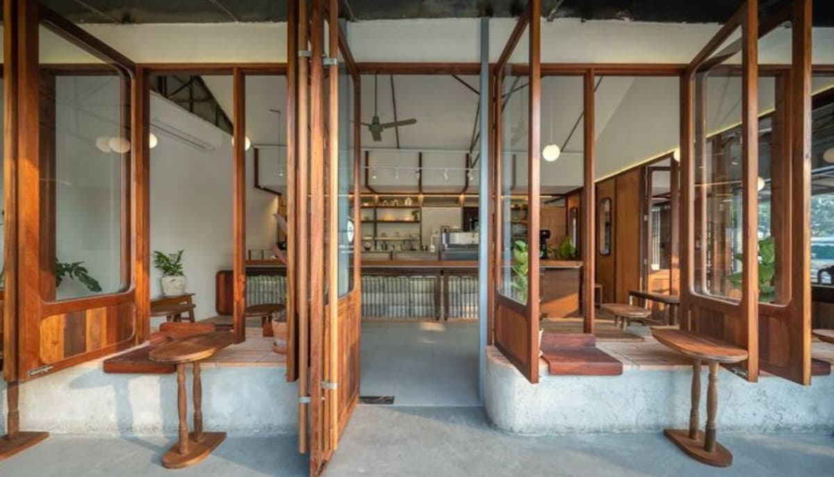 Quán cafe thiết kế bằng kính mang những góc nhìn không gian bên ngoài rộng mở