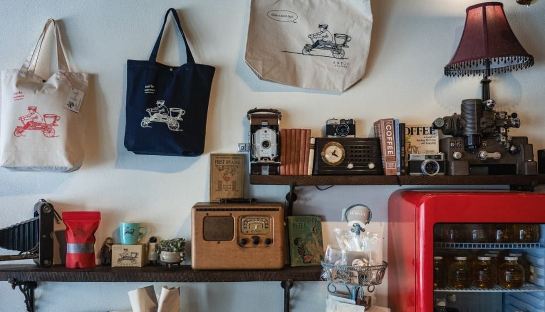 Quán cà phê decor bằng đồ cổ xưa