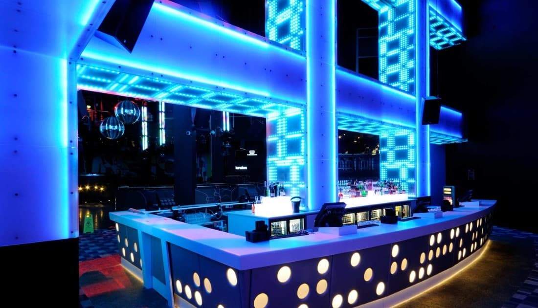 Định nghĩa về bar vũ trường, club