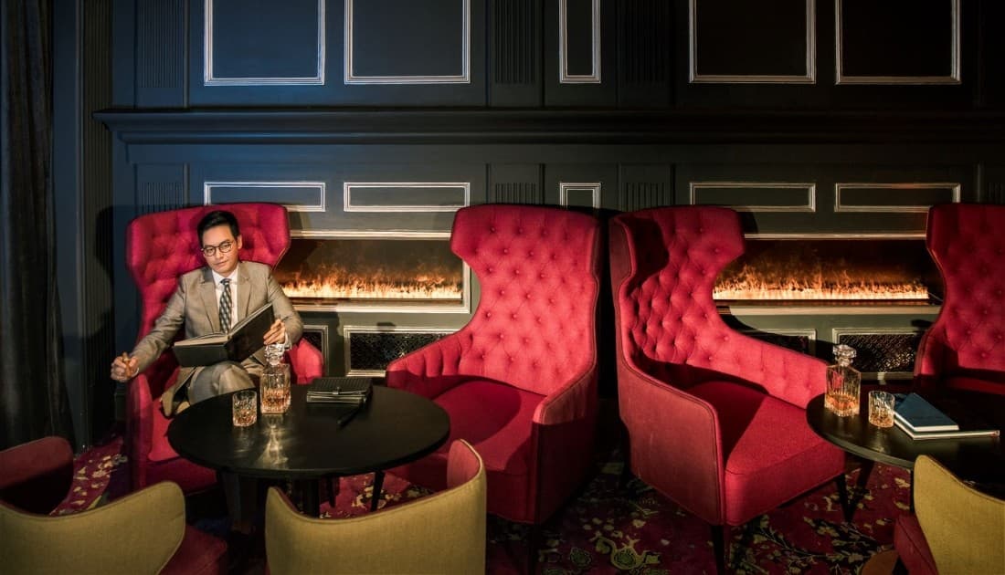 Nội thất và trang trí bên trong bar vũ trường