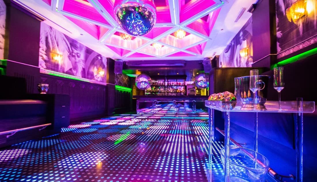 Tại sao nên chọn KKhouse để thiết kế và thi công bar vũ trường?