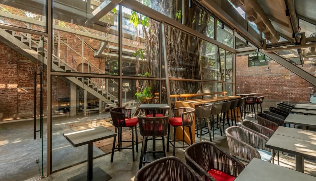 Ấn tượng với thiết kế quán cafe phong cách Vintage cổ xưa