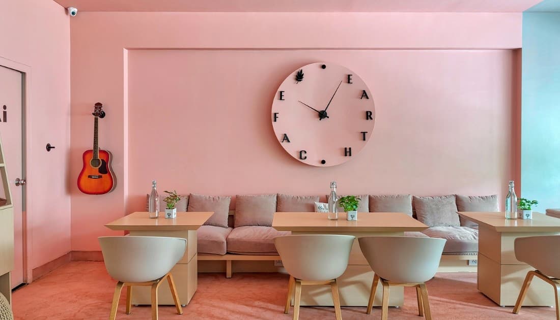 Những đặc trưng của quán cà phê diện tích 60m2 là gì?