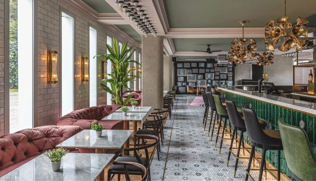Không gian quán cafe vừa thoải mái vừa sang trọng