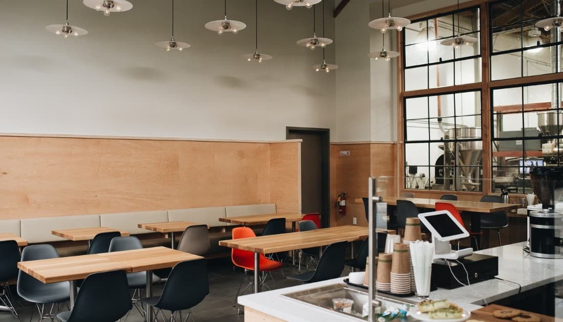 Ánh sáng trong thiết kế quán cà phê diện tích 80m2
