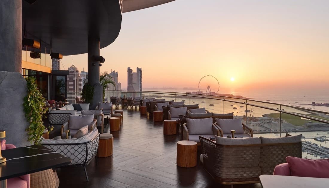 Chiếc view ngắm hoàng hôn từ trên cao ấn tượng