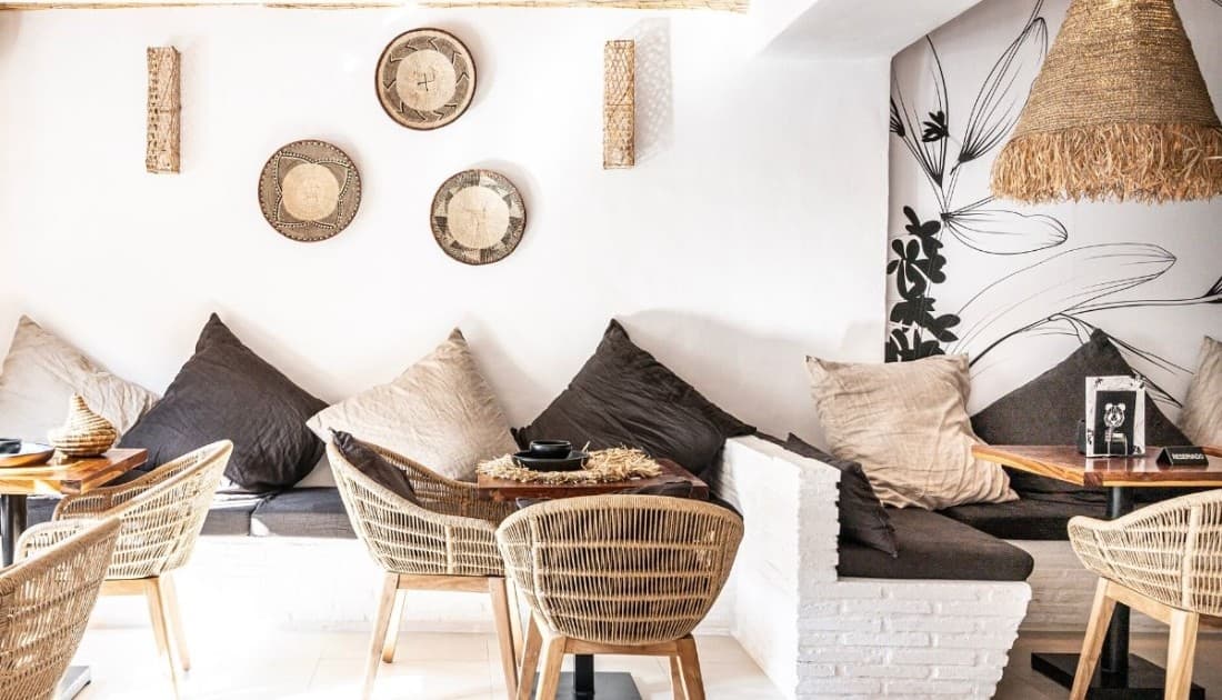 Tone màu trắng chủ đạo giúp bạn rất dễ dàng nhận diện phong cách Scandinavian này