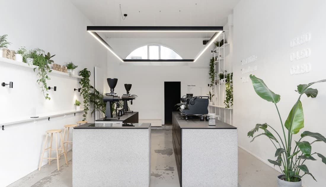 Những quán cafe thiết kế theo phong cách Bắc u thường sử dụng tone màu trắng
