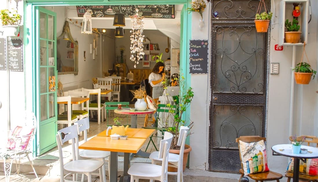 Xây dựng quán cafe ấn tượng ngang 5m là một ý tưởng vô cùng tuyệt vời