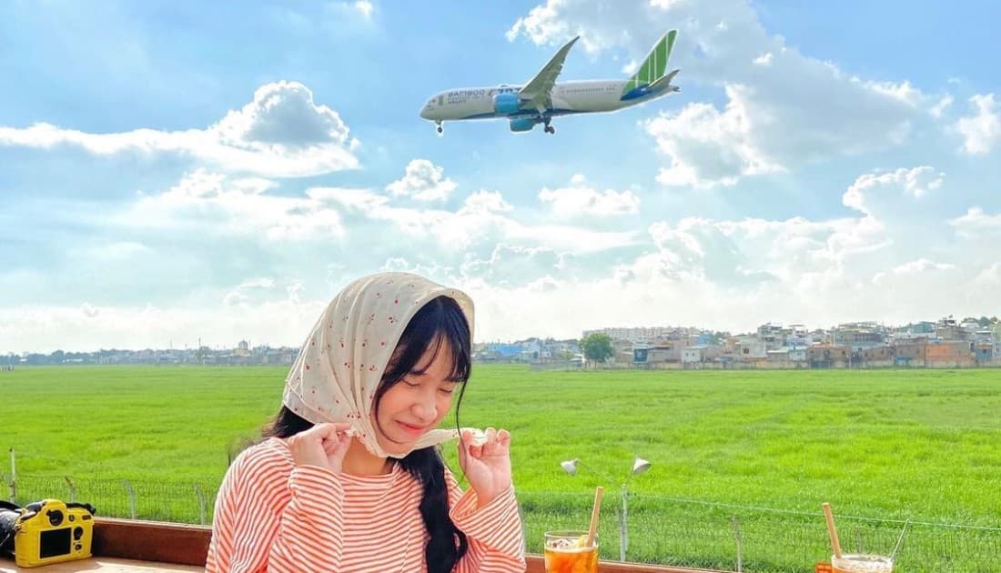 Các trào lưu check in với máy bay thúc đẩy quán cafe chill trở nên hot hơn