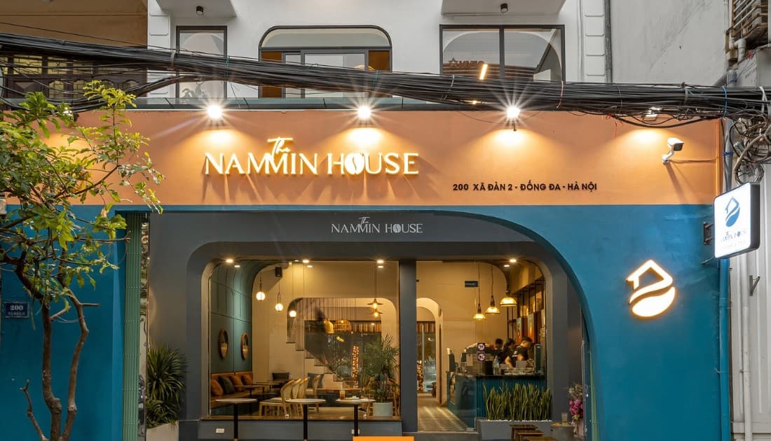 Bạn cần tập trung tạo sự nổi bật và chú ý với khách hàng ngay từ không gian mặt tiền