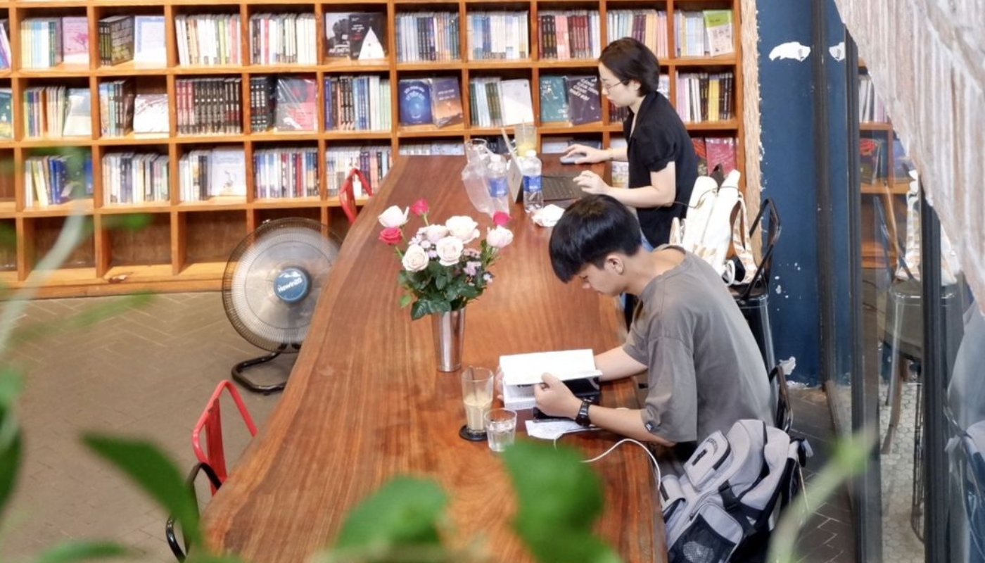 Mô hình quán cafe sách thu hút một lượng lớn khách hàng