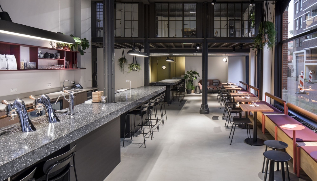 Thiết kế quán cà phê Industrial cho nhà tiền chế với không gian mở